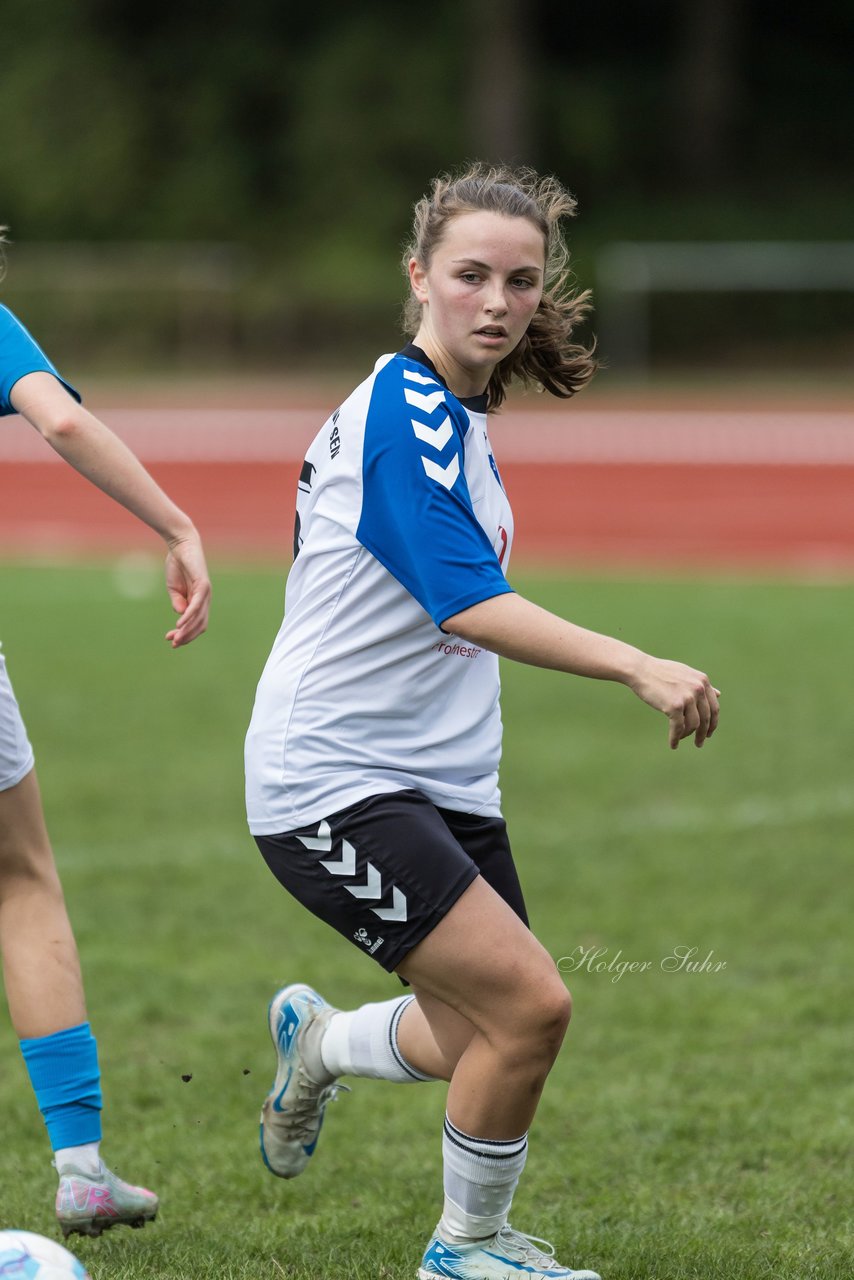 Bild 352 - wBJ VfL Pinneberg - Germania Schnelsen : Ergebnis: 15:1